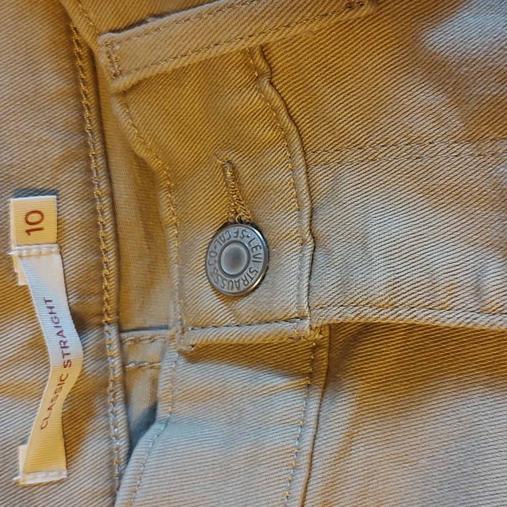 Levi's